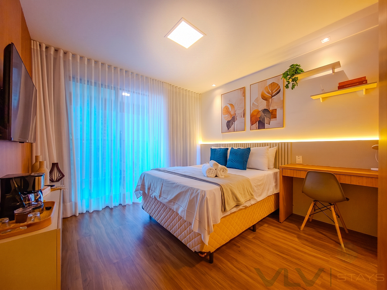 ART332 Studio with balcony by VLV Stays