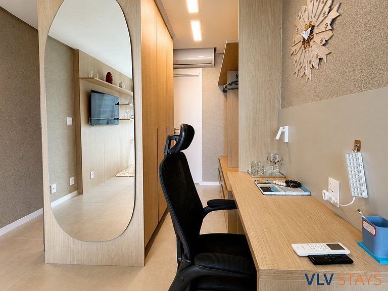 ART440 Side sea view studio by VLV Stays