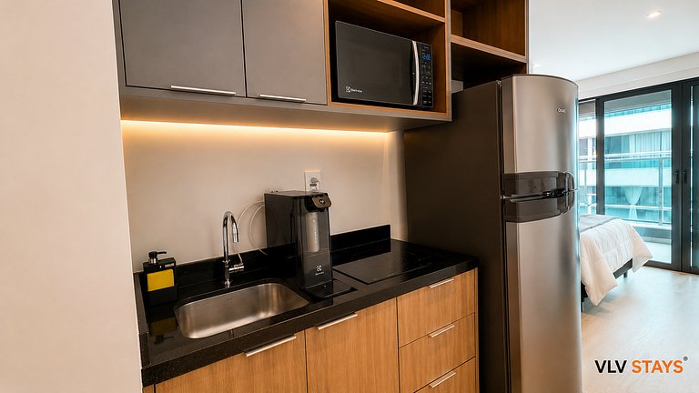 ART324 Vista Lateral c/ varanda by VLV Stays
